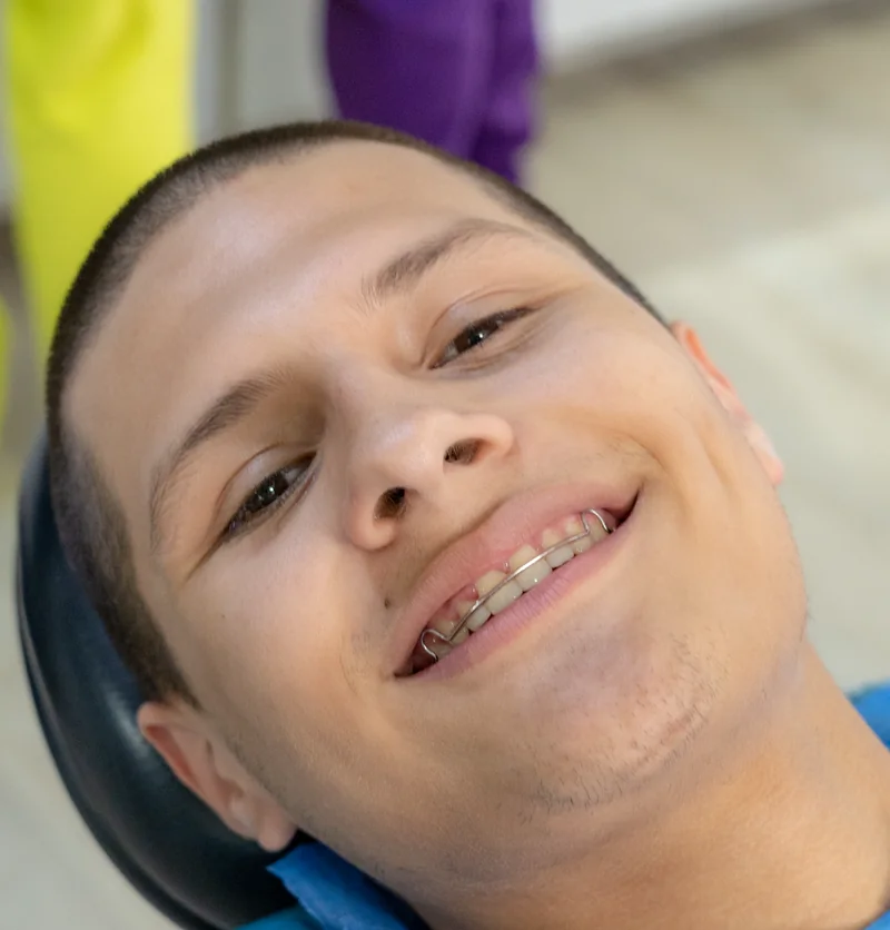 Paciente con brackets en la unidad